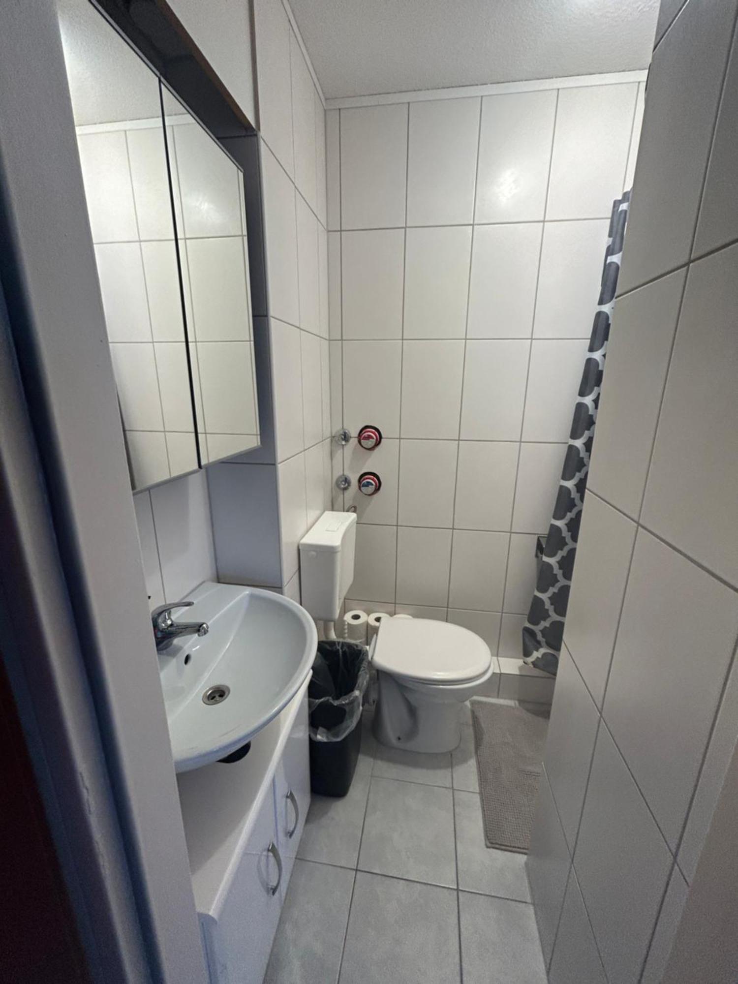 Apartment In คาร์ลสรูเฮอ ภายนอก รูปภาพ